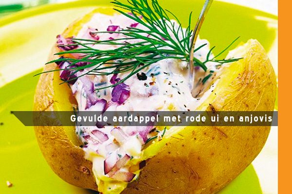 MijnAardappel.nl - Recept Gevulde aardappel met rode ui en anjovis